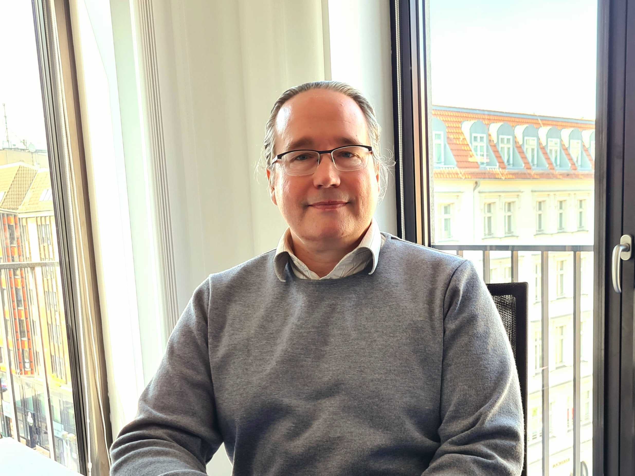 Shedding Light on Shadows: Unveiling the Secrets of Professional Photography by Sven Pehrs