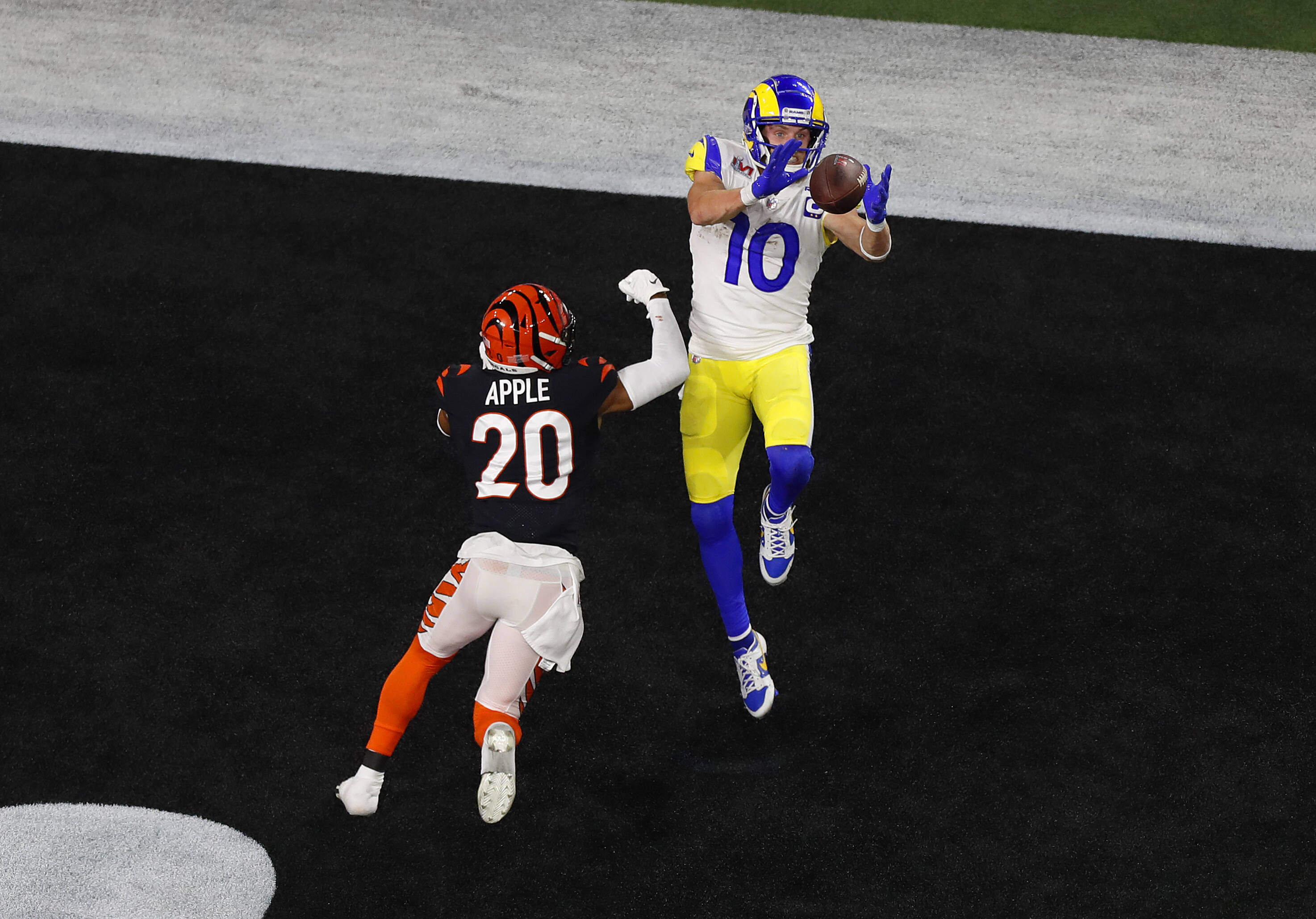 IMAGO / ZUMA Wire / K.C. Alfred | Los Angeles Rams s Cooper Kupp catches a touchdown pass in the fourth quarter of the Super Bowl LVI. February 13, 2022.