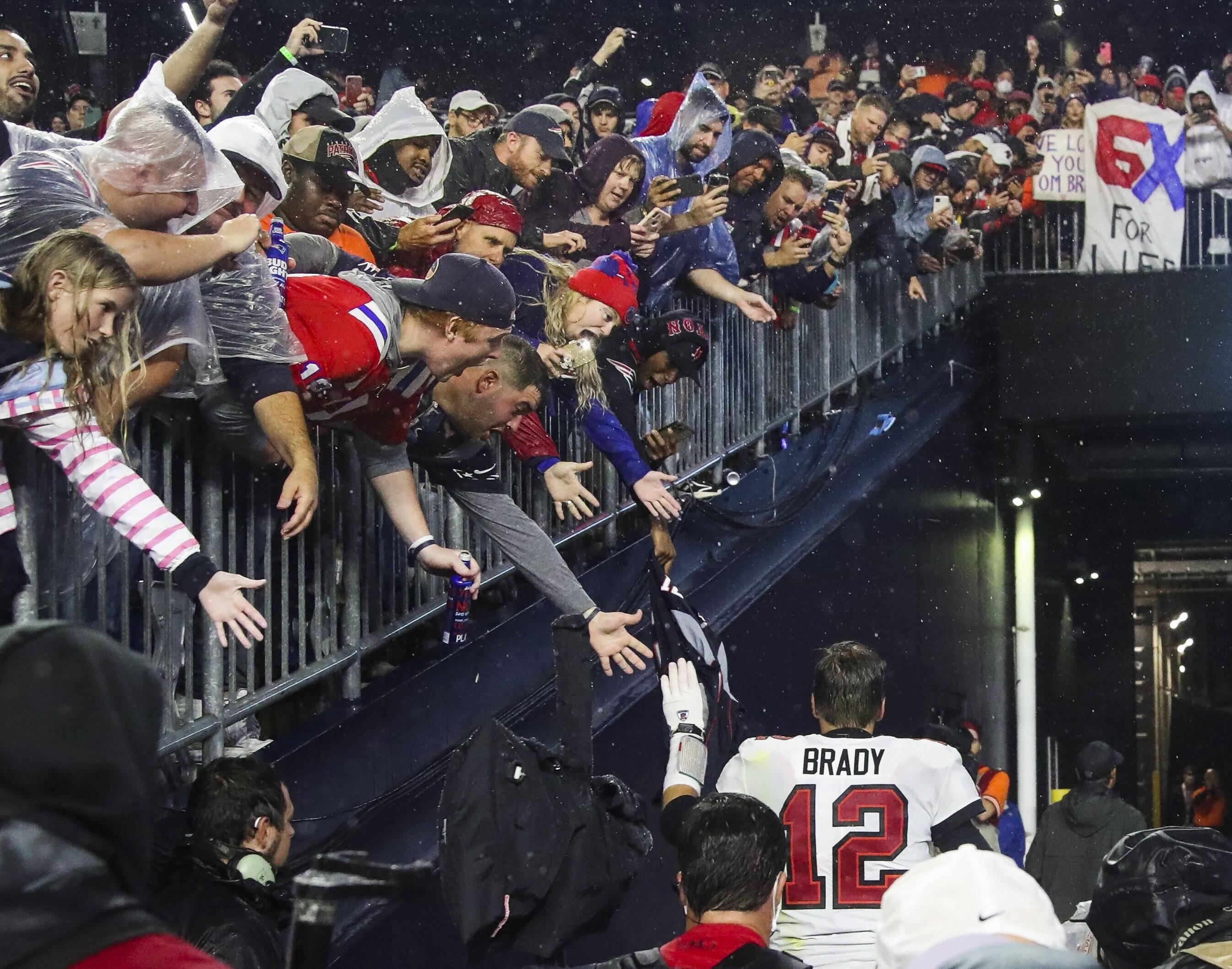 IMAGO / ZUMA Wire / Dirk Shadd | Tom Brady, former Tampa Bay Buccaneers quarterback, leaves the stadium after beating the New England Patriots, his former team. October 3, 2021.