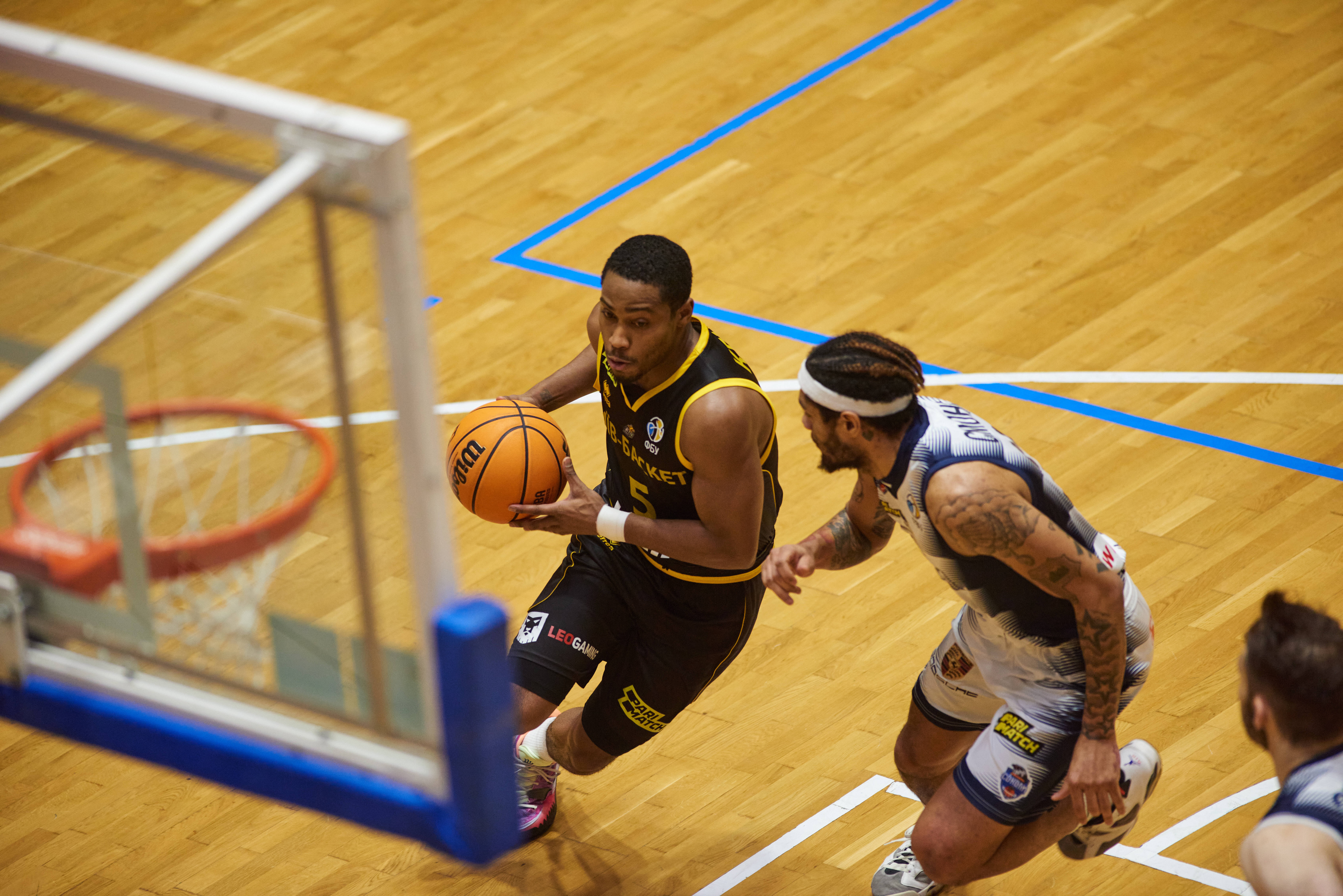 IMAGO / Vitalii Kliuiev | Super League Pari basketball match, Sokoly vs Kyiv Basket in Kharkiv, Ukraine. 1 December, 2021.