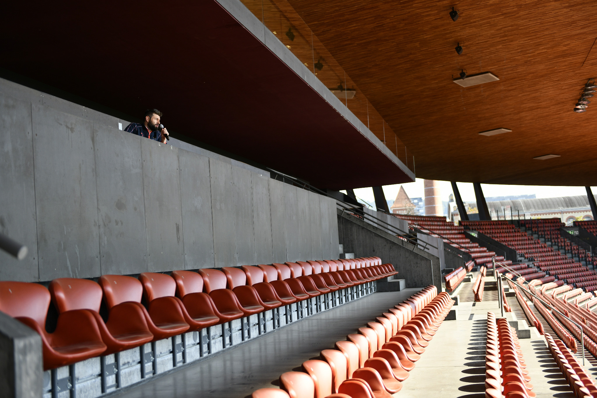 Stadium announcer in times of Covid-19