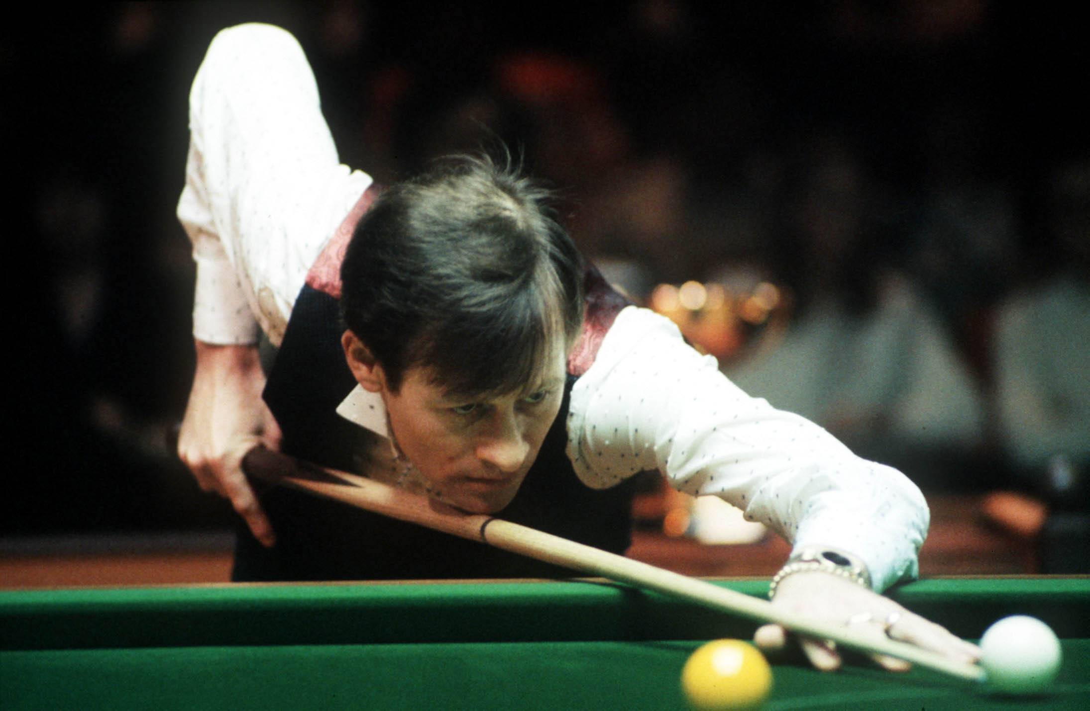 IMAGO / Colorsport | Alex Higgins, Benson and Hedges Masters 1985.
