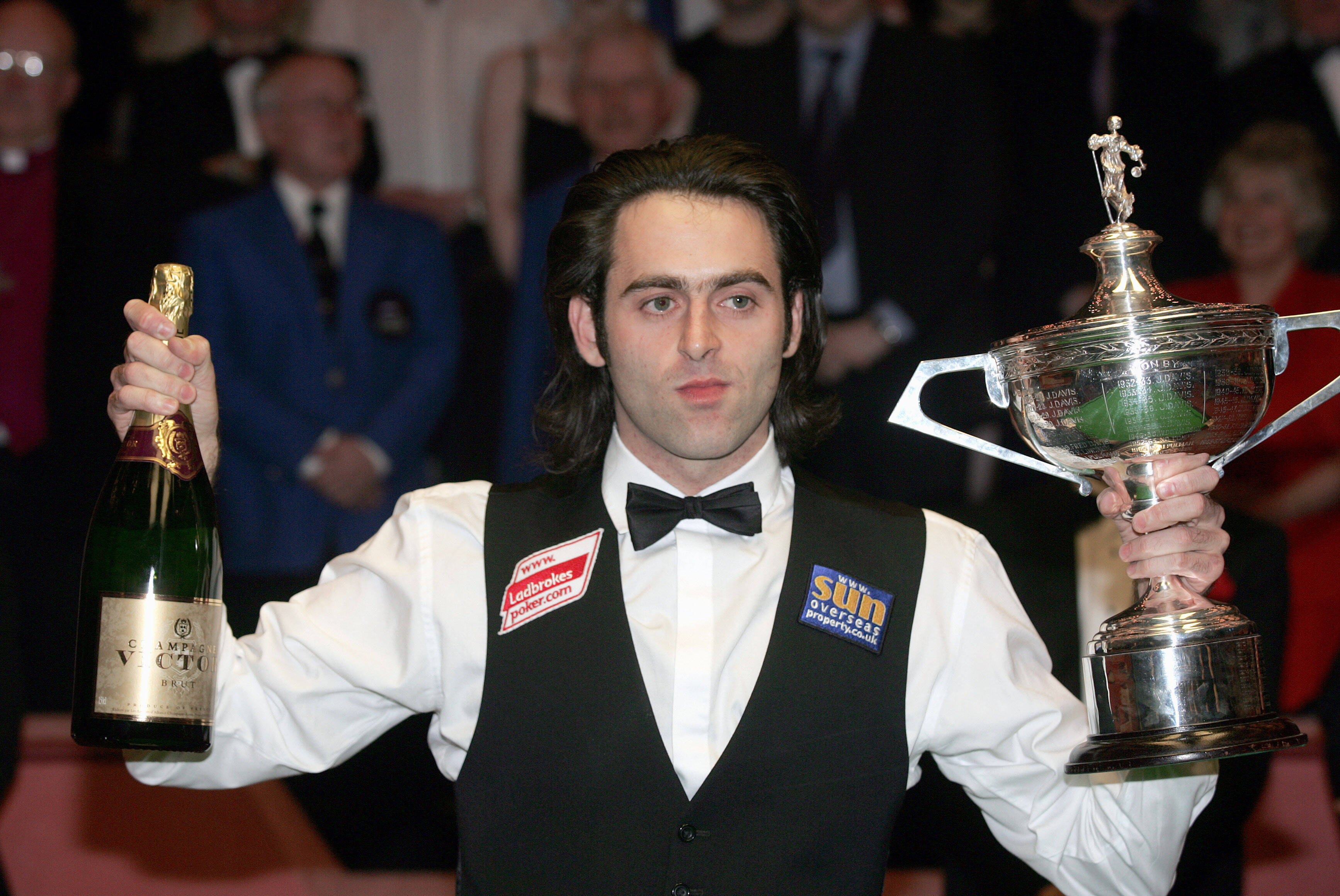 IMAGO / Mary Evans | Ronnie O Sullivan Embassy World Snooker Winner 2004.